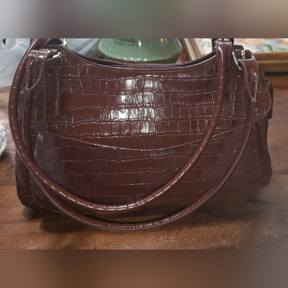 Maxx Elegant Brown Crocodile-Embossed Leather Handbag.